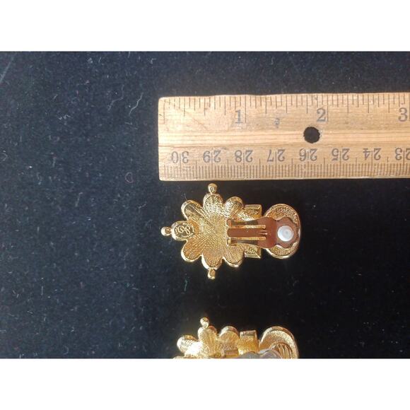 VTG 1995 Elizabeth Taylor for Avon Salmon Pink Cabochon Crystal Clip Earrings - Picture 4 of 10